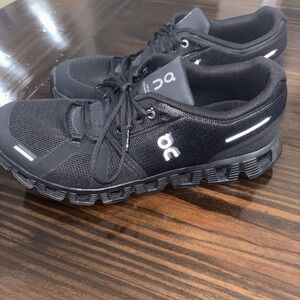 ON Cloud 6 Sneaker in Black Women Size 9.5 Running Athletic